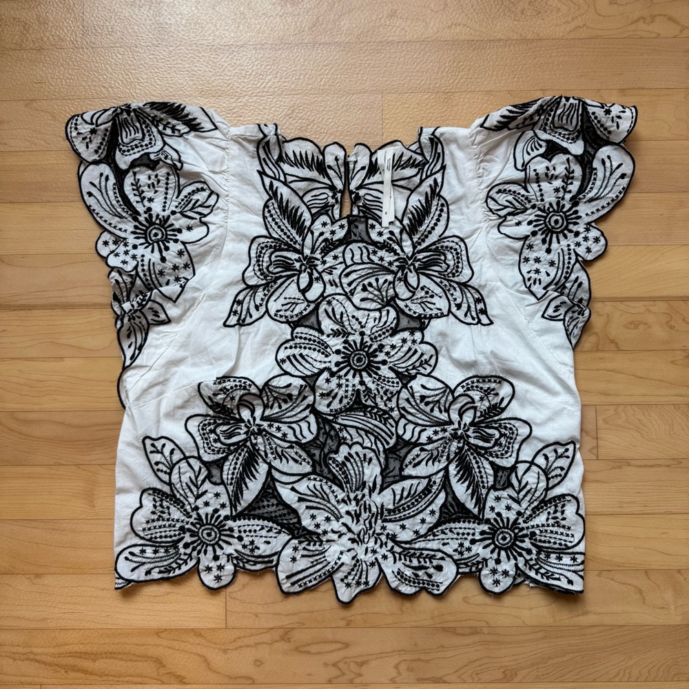 ❗️SOLD❗️100% Cotton Anthropologie White & Black Lace Mesh Floral Blouse - Picture 2 of 6